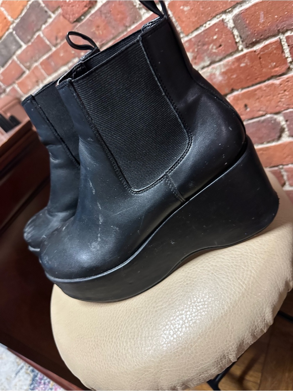 Urban Outfitters Black Platform Chelsea Ankle Boots - Picture 4 of 5